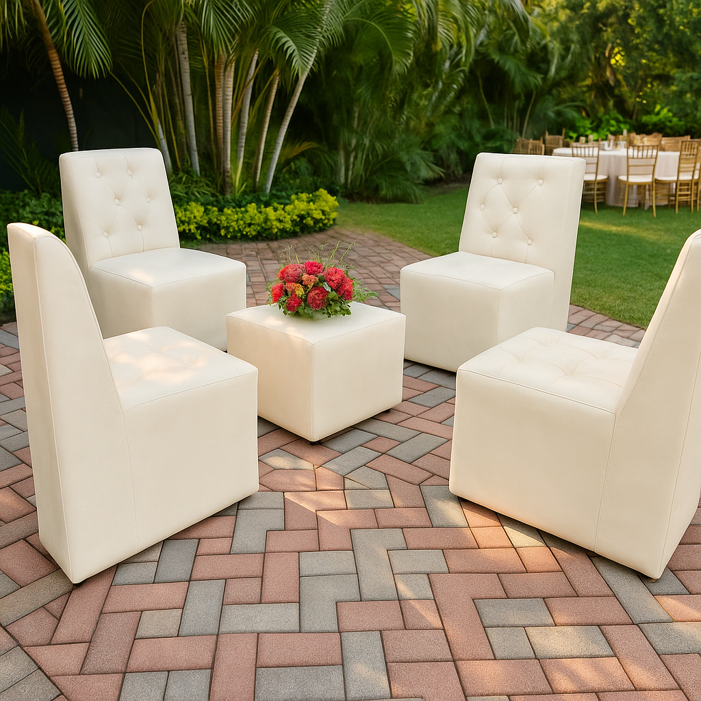 Crea ambientes únicos con nuestro servicio de renta de muebles lounge y decoración para eventos en Managua. Sofás, puffs, mesas de centro y detalles visuales que realzan el estilo de cualquier evento social o corporativo.